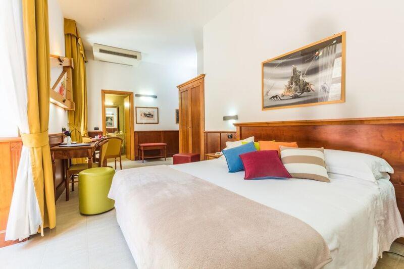 Hotel Duomo Orvieto Esterno foto