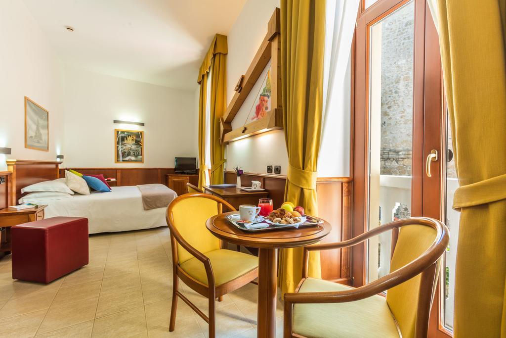 Hotel Duomo Orvieto Esterno foto