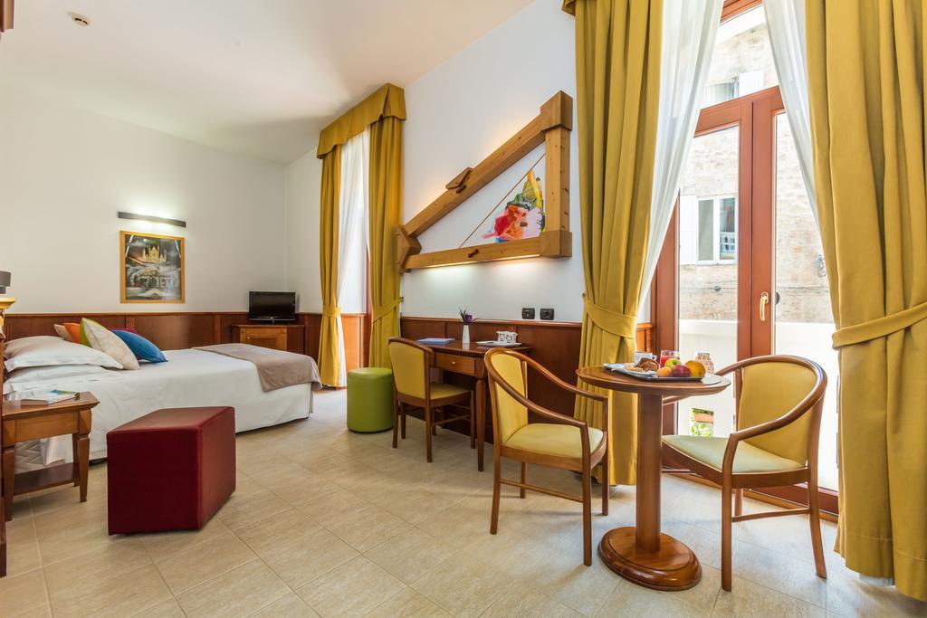 Hotel Duomo Orvieto Esterno foto