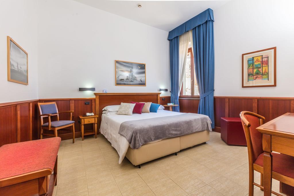 Hotel Duomo Orvieto Esterno foto