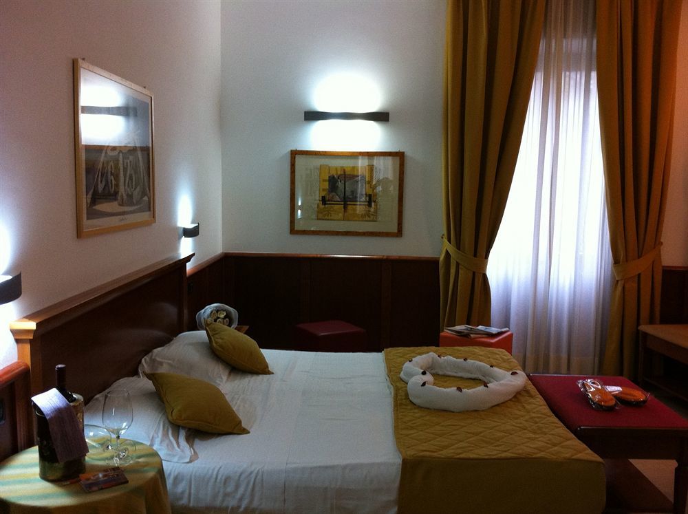 Hotel Duomo Orvieto Esterno foto