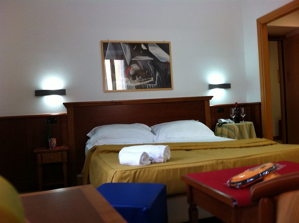 Hotel Duomo Orvieto Esterno foto