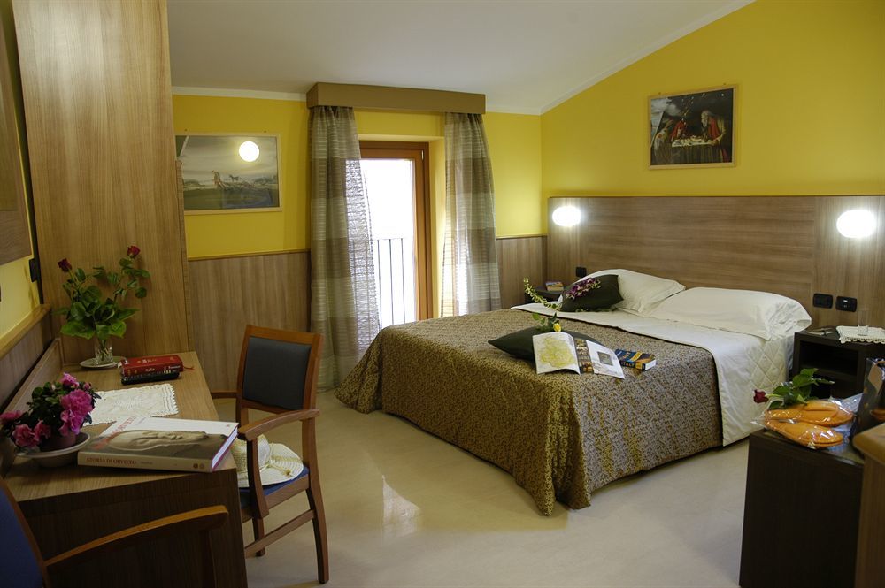 Hotel Duomo Orvieto Esterno foto